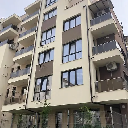 アパート New Lazur Lux Near Beach With Free Parking ブルガス